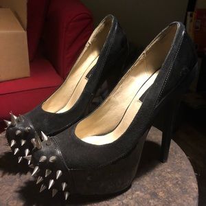 SPIKE HEELS CHINESE Laundry size 9